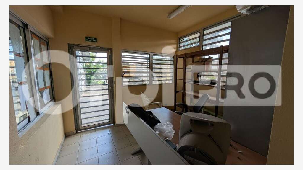 Entrepôt de 609m² à vendre en Zi Soula 2 Macouria