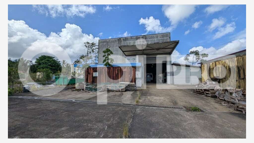 Entrepôt de 609m² à vendre en Zi Soula 2 Macouria