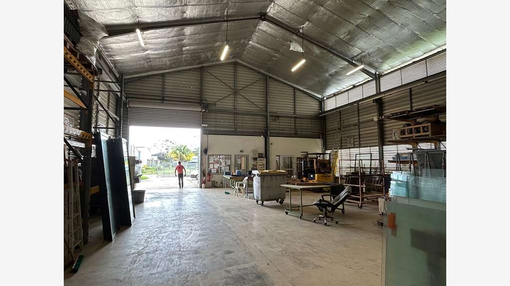 A vendre hangar industriel 450m² ZA soula Macouria