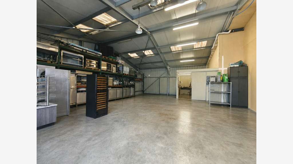 Local d'activité de 372m² à vendre à Magescq