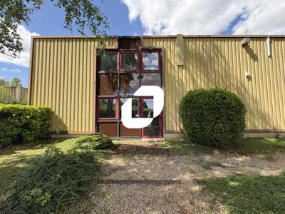 Vente Local d'activité 522m² Magny les hameaux