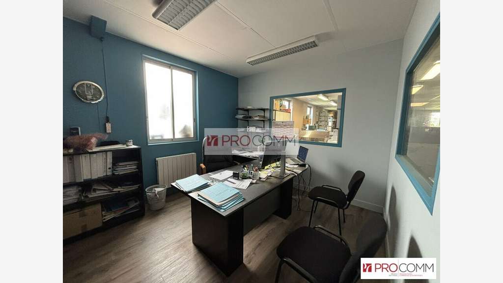 Local d'activité de 362m² à vendre à Mainvilliers