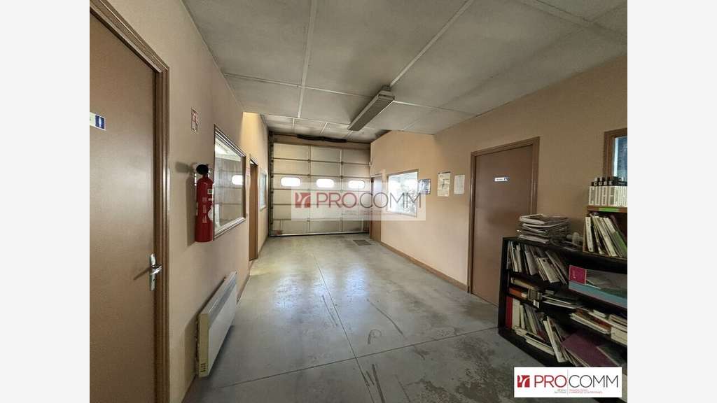 Local d'activité de 362m² à vendre à Mainvilliers