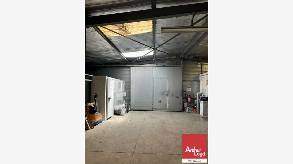 Local d'activité 345m² sur 2044m² à Malataverne