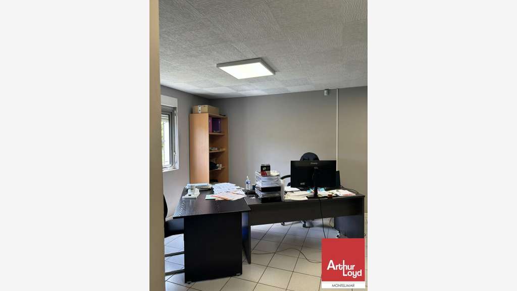 Local d'activité 345m² sur 2044m² à Malataverne