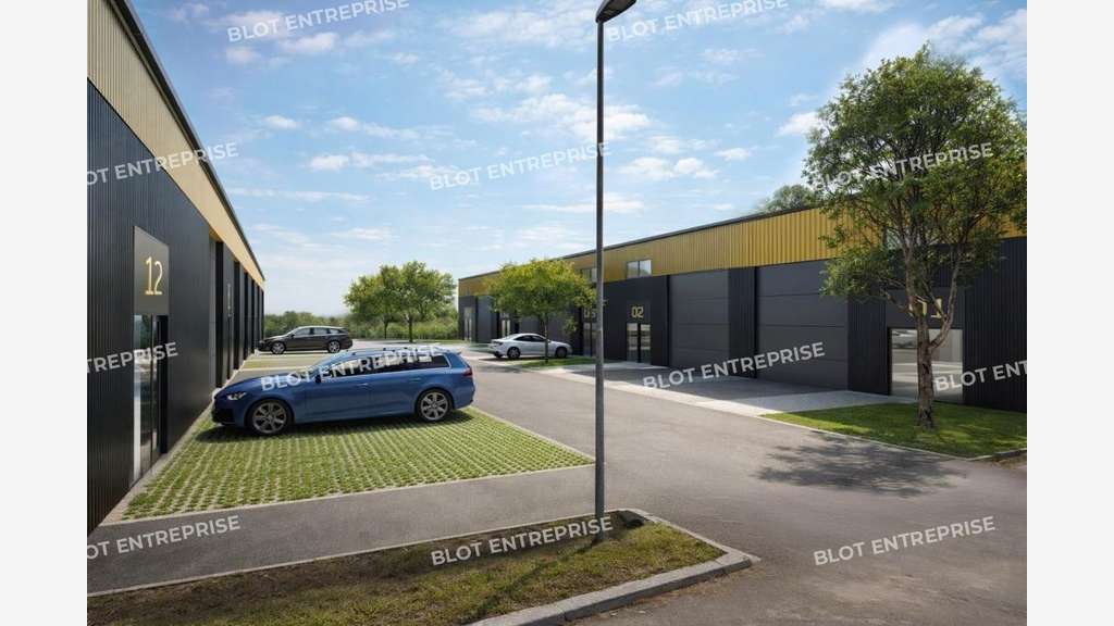 A vendre cellule d'activités 100m² à Malville