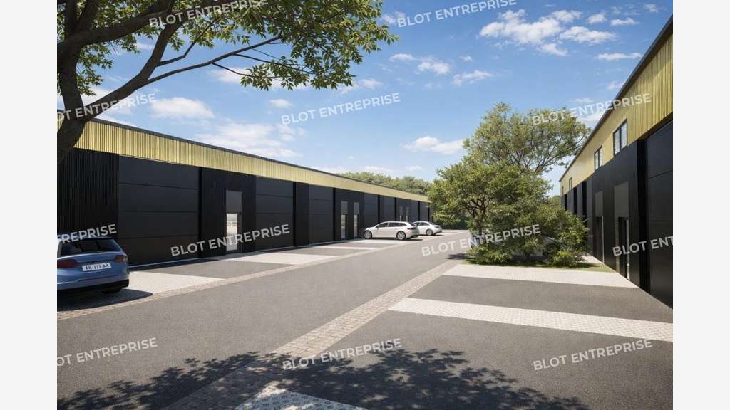 A vendre cellule d'activités 100m² à Malville