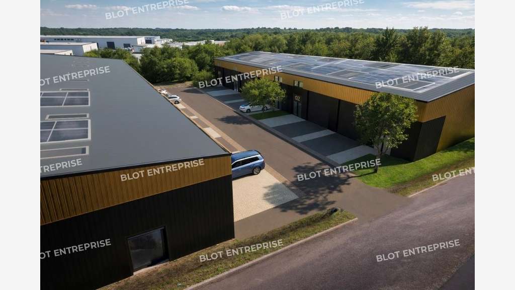 A vendre cellule d'activités 100m² à Malville