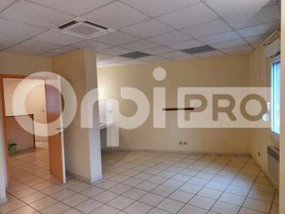 Vente locaux professionnels 110m² à Manoque