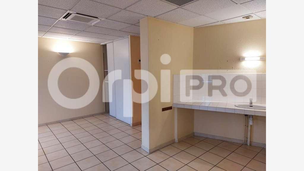 Vente locaux professionnels 110m² à Manoque