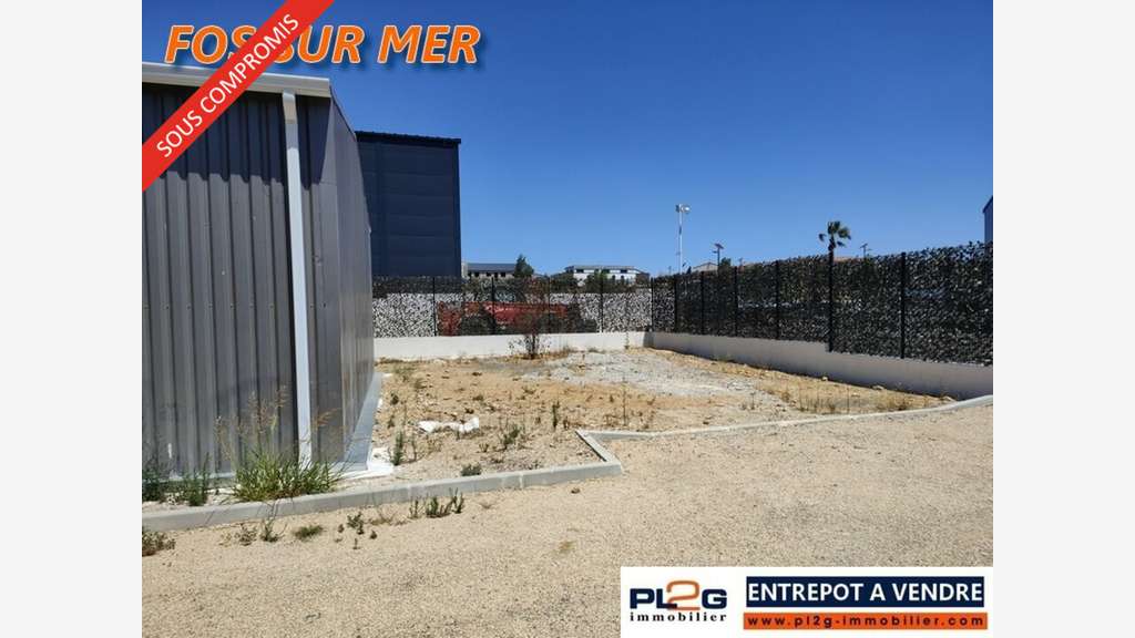 Entrepôt 305m² à vendre avec terrain à Fos sur Mer
