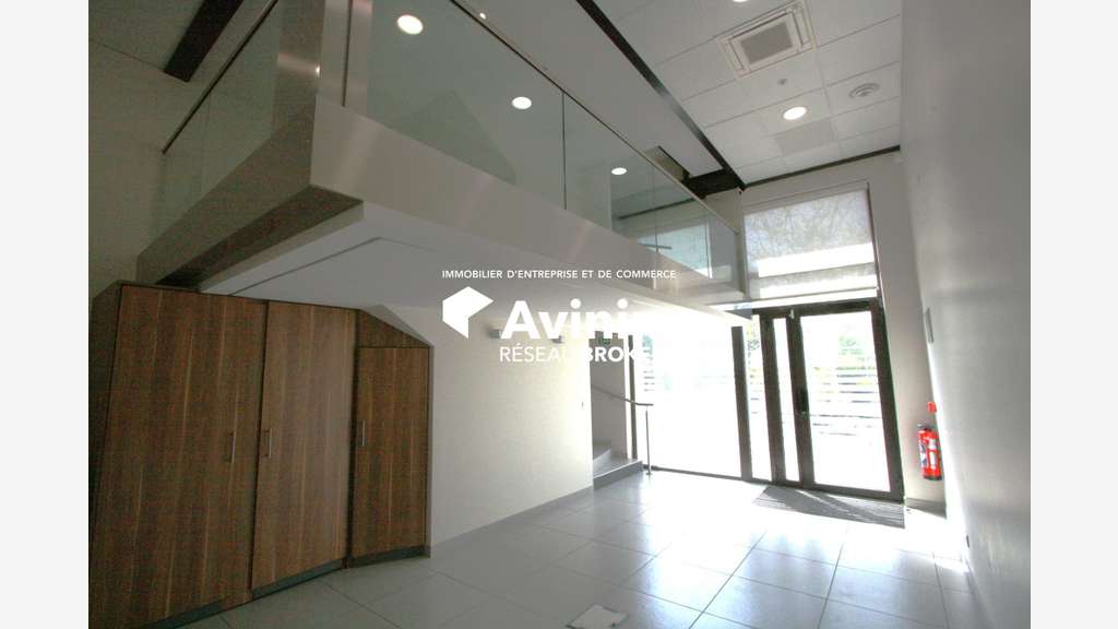 A vendre locaux 275m² quai de la Joliette 13002