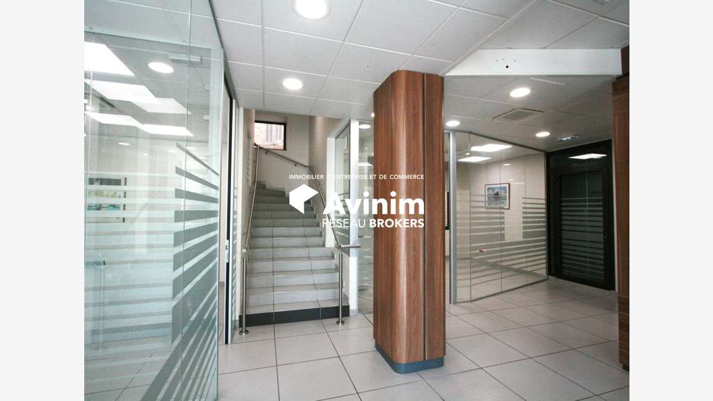 A vendre locaux 275m² quai de la Joliette 13002