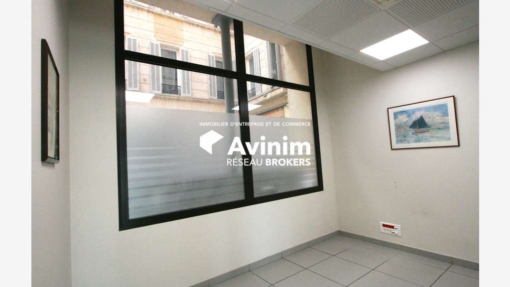 A vendre locaux 275m² quai de la Joliette 13002
