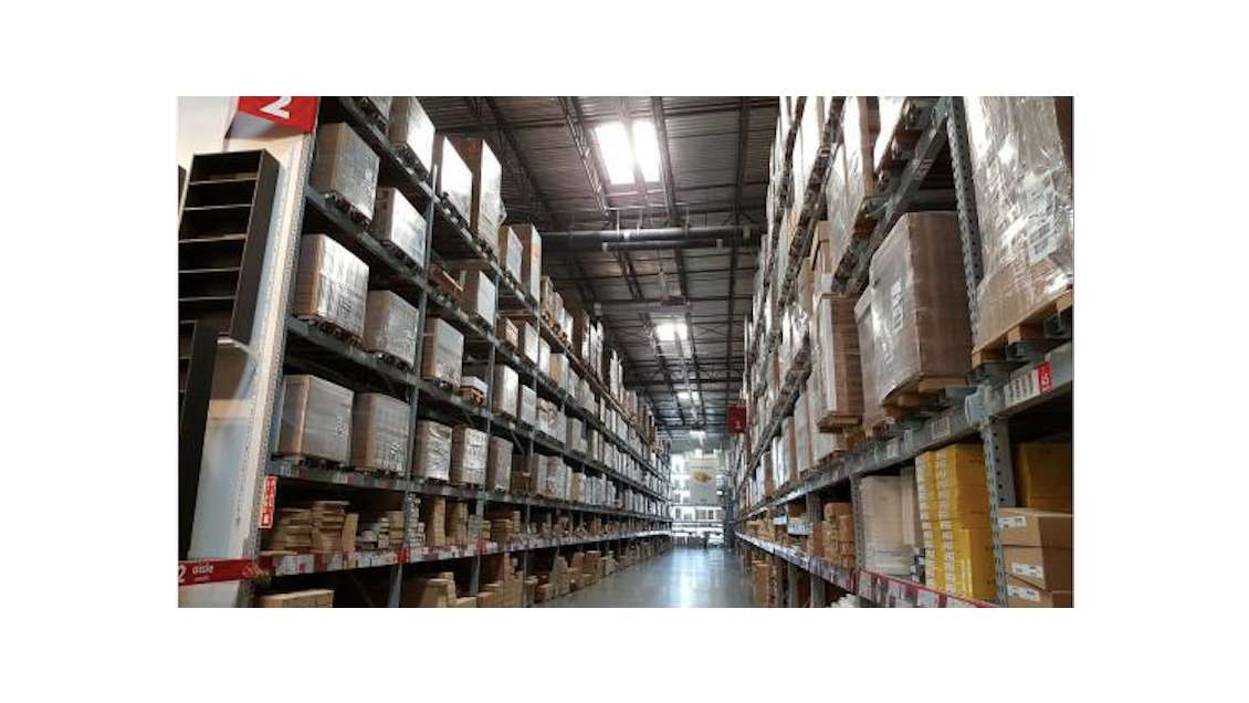 A vendre entrepôt 1270m² àMatoury 