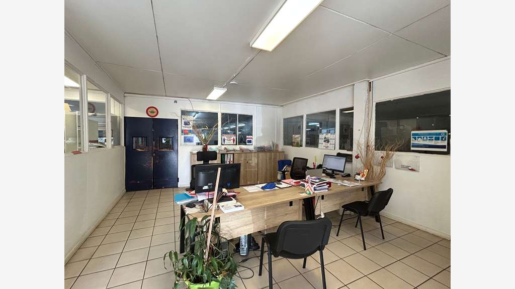 A vendre Dépôt 600m² en za du Larivot à Matoury
