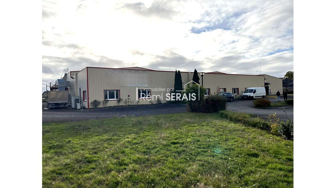 AV bâtiment industriel 6600m² à Mayenne