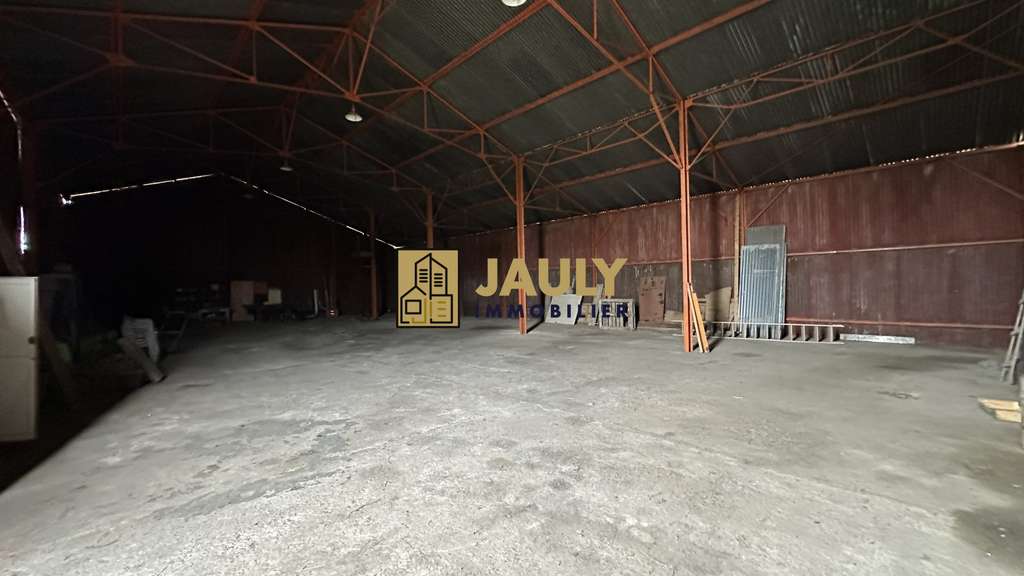 HANGAR agricole 360 m² / 1 021 m²