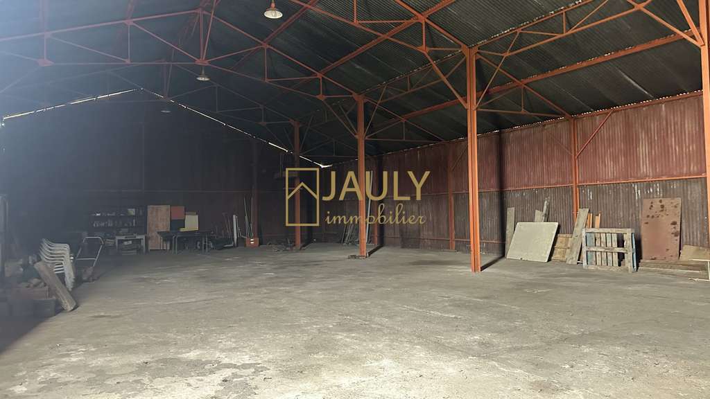 HANGAR agricole 360 m² / 1 021 m²