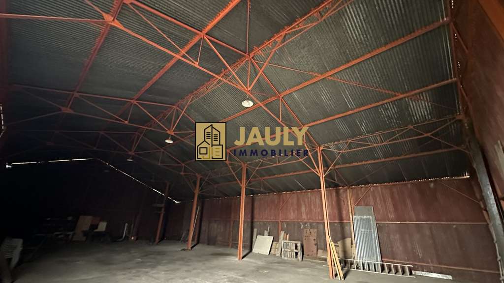 HANGAR agricole 360 m² / 1 021 m²