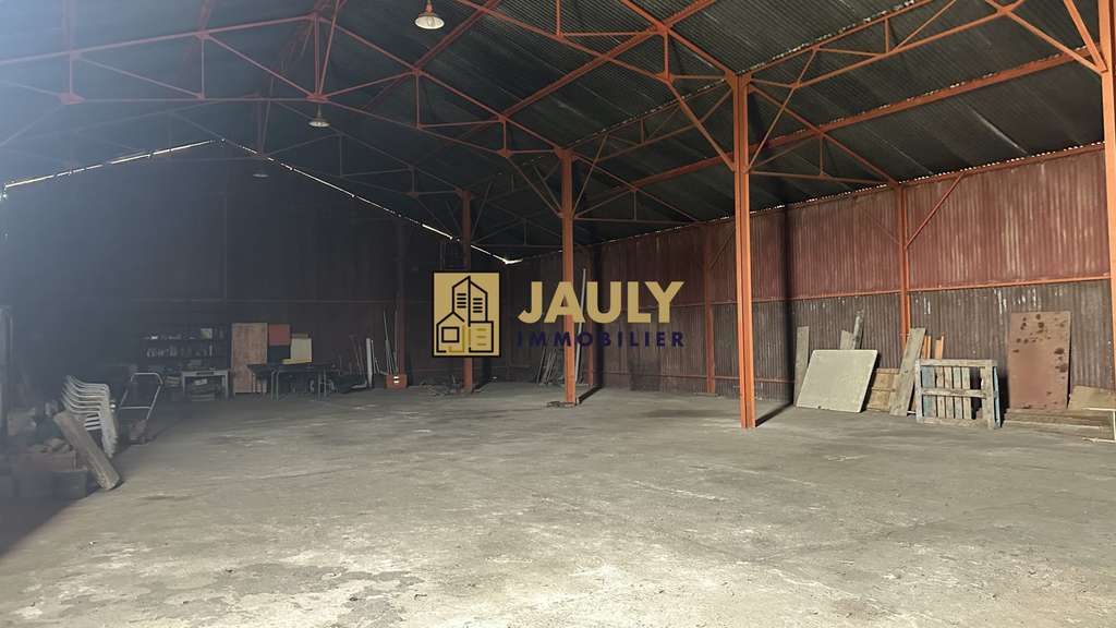 HANGAR agricole 360 m² / 1 021 m²
