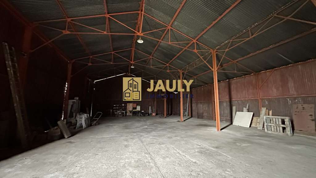 HANGAR agricole 360 m² / 1 021 m²