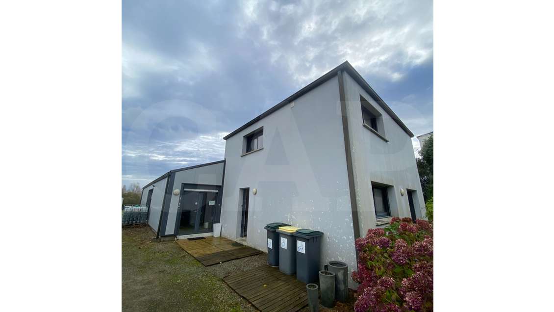 A vendre local d'activité 273m² à Merlevenez