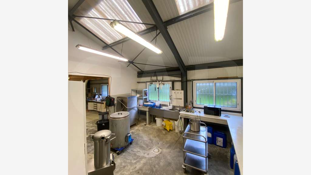 A vendre local d'activité 273m² à Merlevenez