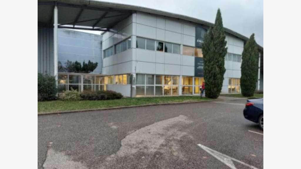 Local d'activité à vendre de 4 223m² près de Lyon