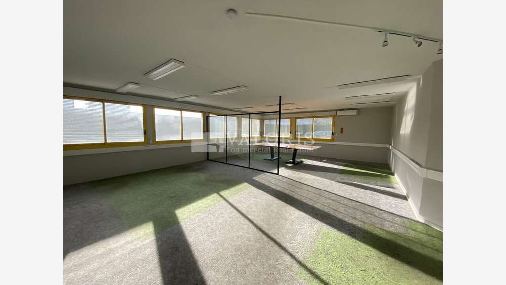 Local d'activité 1420m² à Miribel proche A42/A432