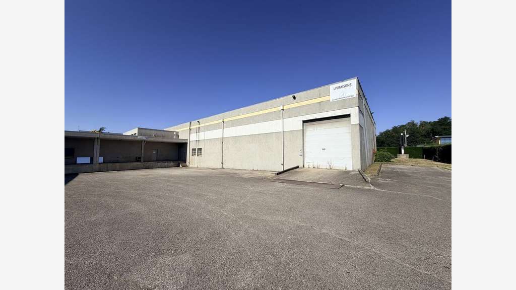 Local d'activité 1420m² à Miribel proche A42/A432
