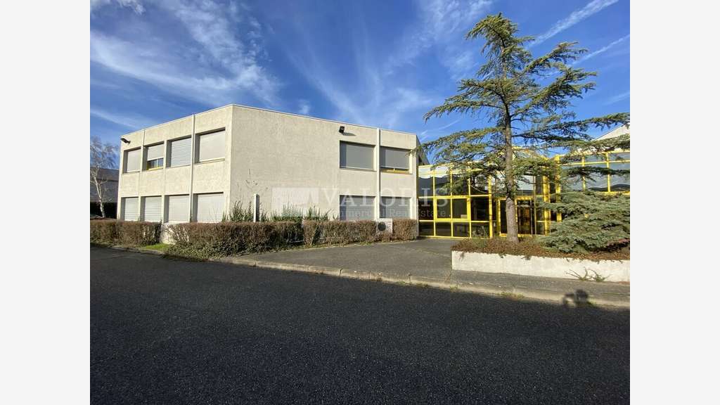 Local d'activité 1420m² à Miribel proche A42/A432