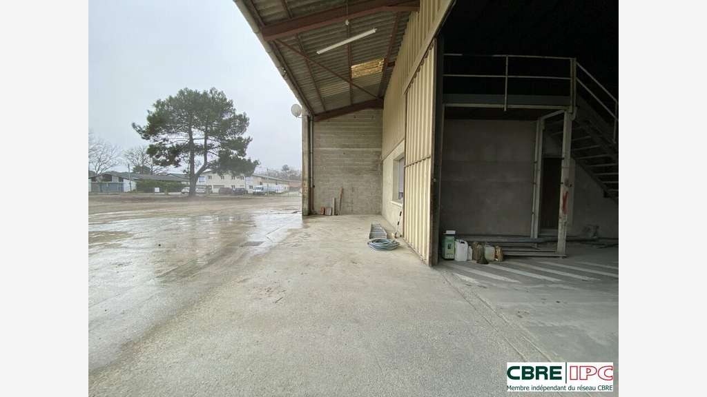 Vente local d'activités 1717m² à Mont-de-Marsan