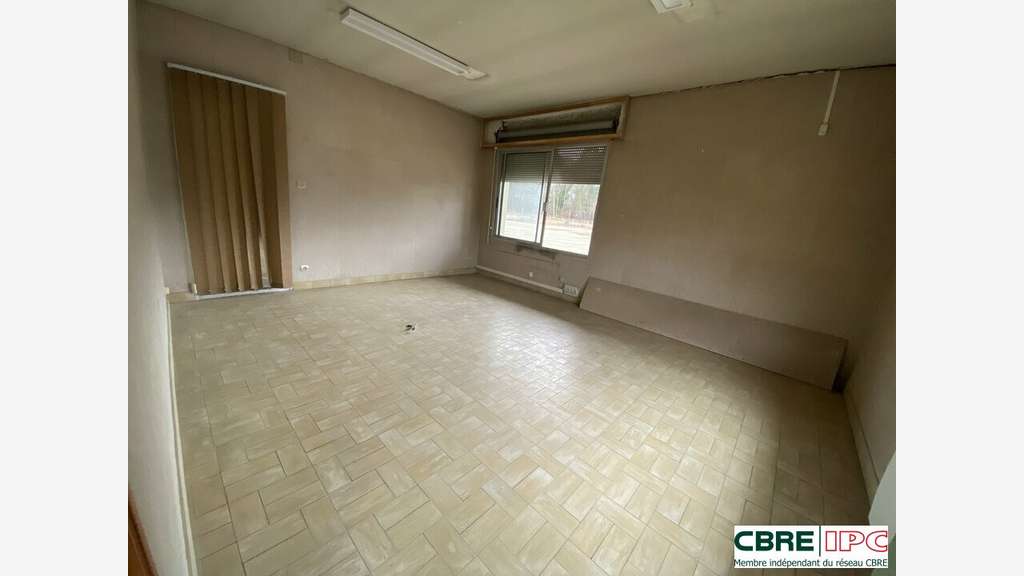 Vente local d'activités 1717m² à Mont-de-Marsan