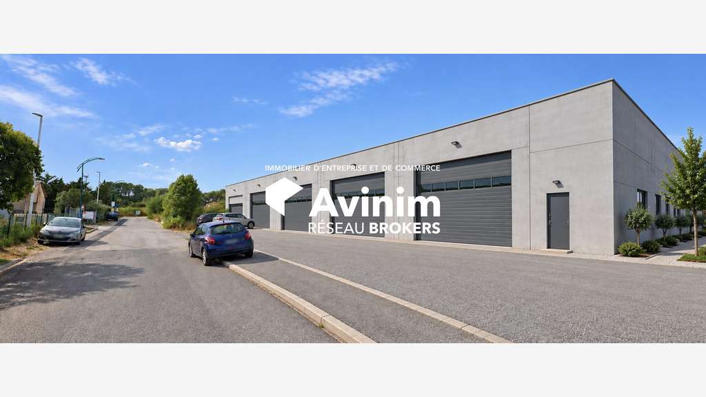 AV local professionnel neuf de 192m² à Montauroux
