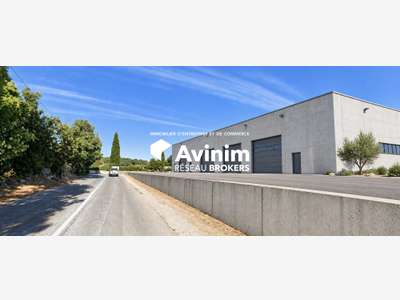 Local professionnel neuf de 141 m² a Montauroux