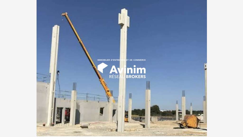 AV local professionnel neuf de 141m² à Montauroux