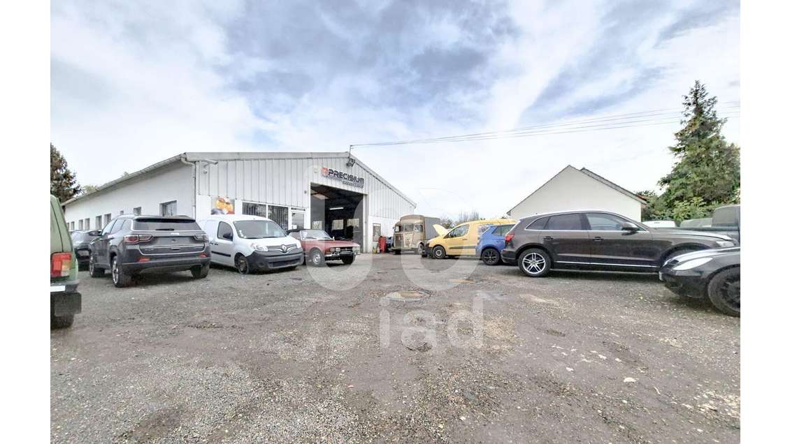 Vente murs commerciaux 400m² à Montbouy