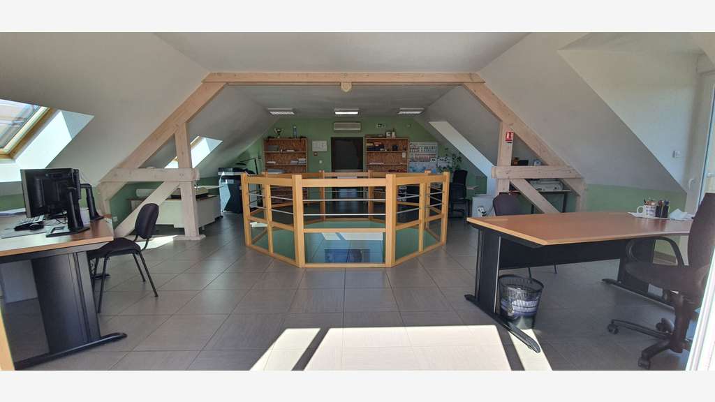 Locaux commerciaux 161m² à Montceau-les-Mines