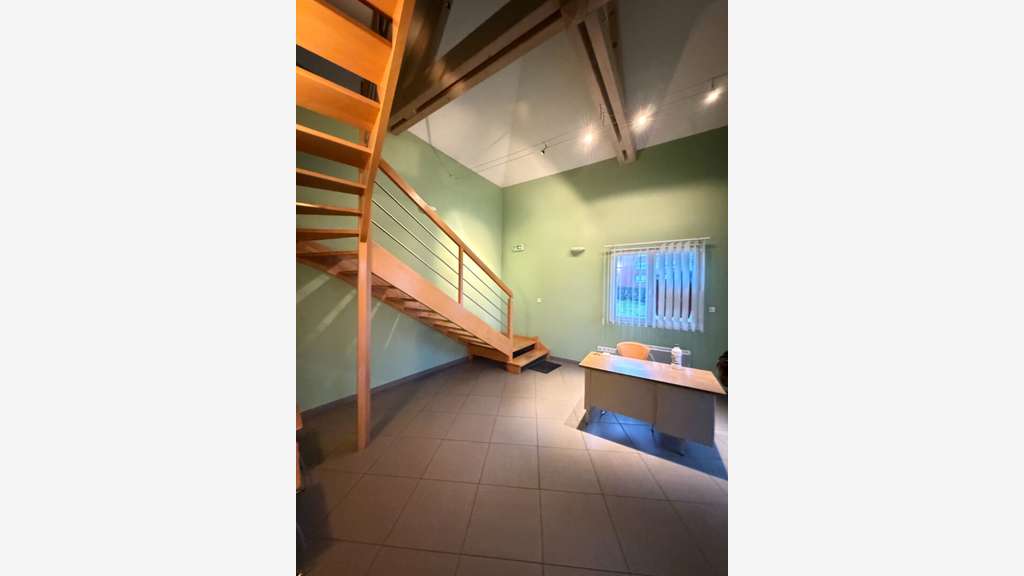 Locaux commerciaux 161m² à Montceau-les-Mines
