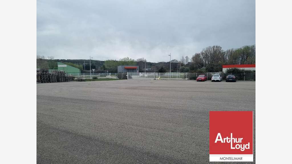 Bâtiment 1564m² à vendre zone Nord Montélimar