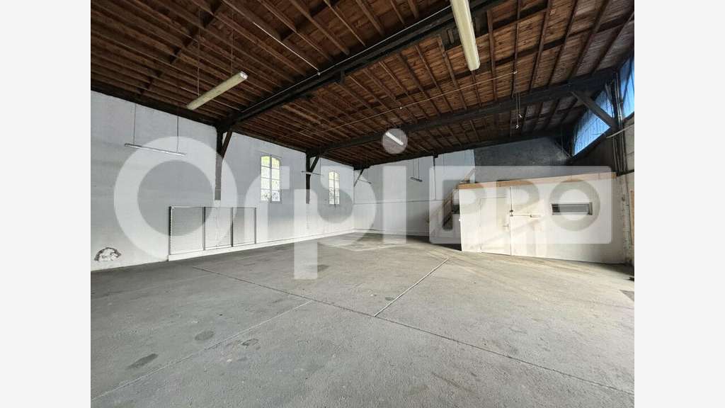 AV maison 140m² locaux 180m² bureau 35m² Montluçon