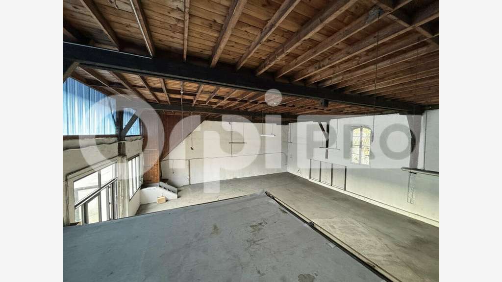 AV maison 140m² locaux 180m² bureau 35m² Montluçon