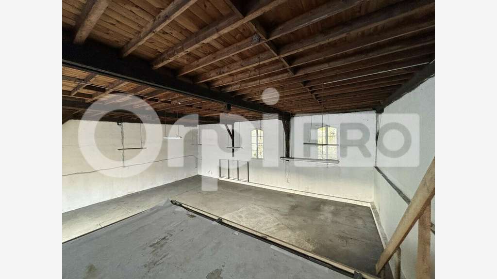 AV maison 140m² locaux 180m² bureau 35m² Montluçon