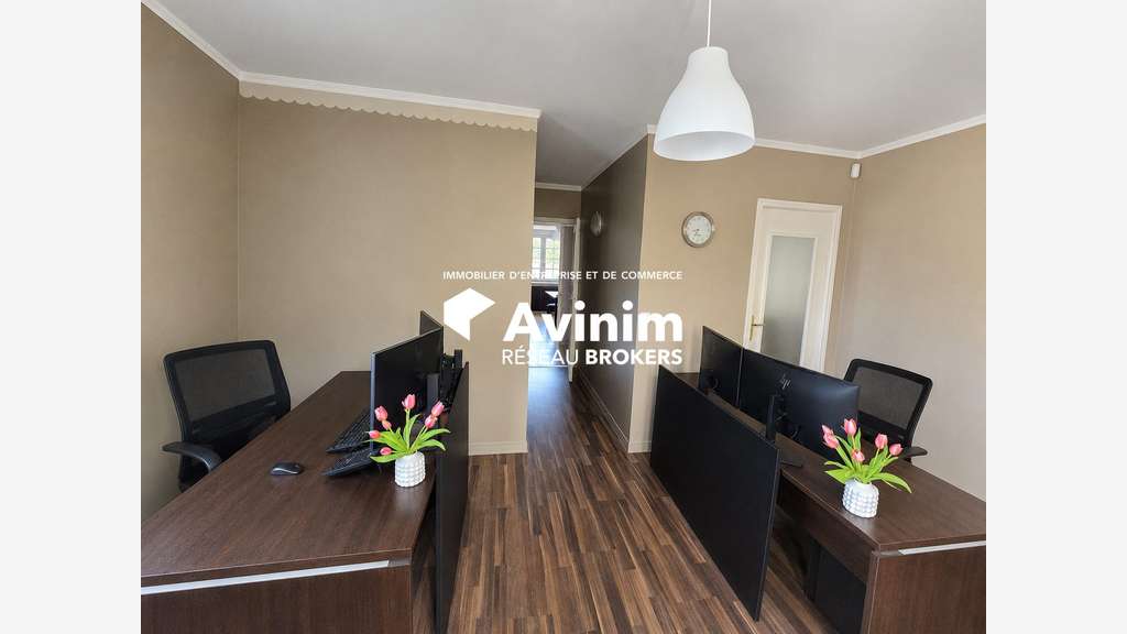À VENDRE – IMMEUBLE INDÉPENDANT DE BUREAUX ERP 5 –