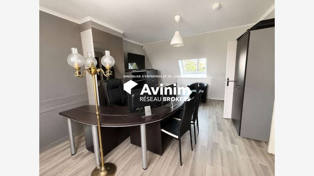 À VENDRE – IMMEUBLE INDÉPENDANT DE BUREAUX ERP 5 –