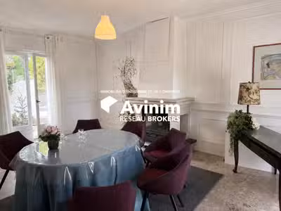 À VENDRE – IMMEUBLE INDÉPENDANT DE BUREAUX ERP 5 –