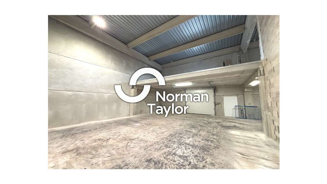 Local d'activité 164m² à vendre à Montpellier Est