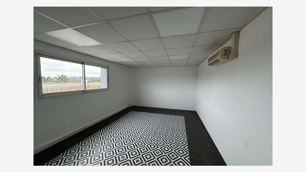 Bâtiment 1074m² à vendre sur Montpellier Nord