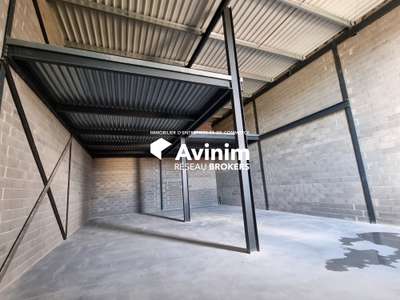 Local d'activité - 246,24 m² - A vendre - A 15 mn 